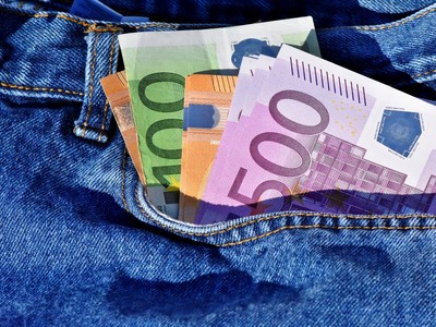 Gewinnspiel: Württembergische Gewinnspiel: Bargeld für Ihre nächste Reise